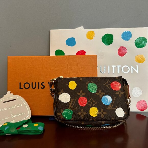 *Sold Privately!* LOUIS VUITTON x YAYOI KUSAMA Mini Pochette Accessoires M81866 - Picture 1 of 12